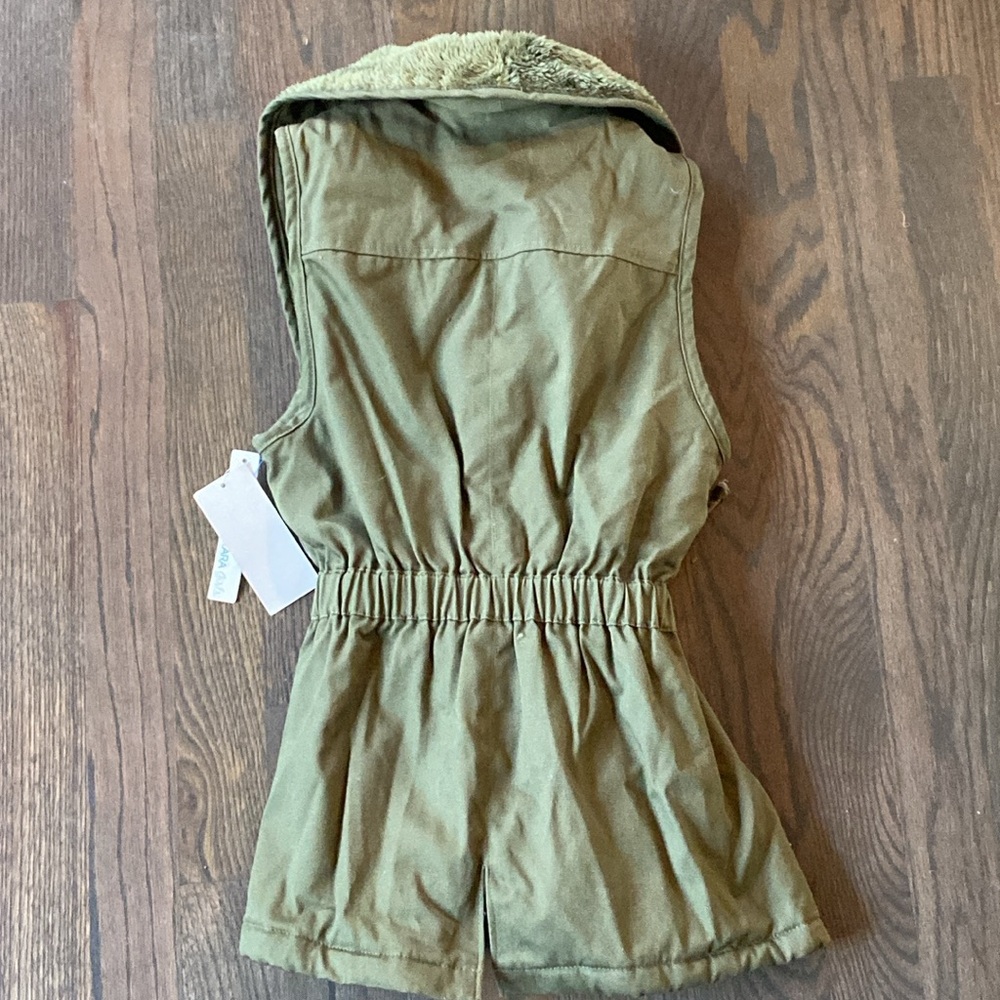 Takara Girls large Sherpa lined vest - Picture 4 of 4